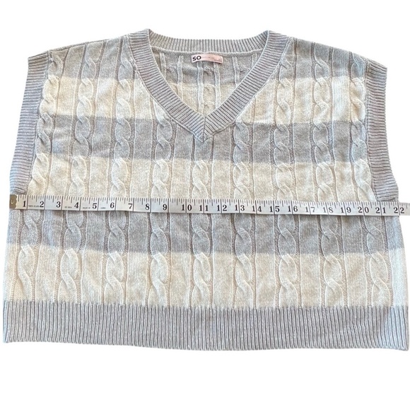 SO Women's Wide Stripe Cropped Cable Knit V Neck Acrylic Sweater Vest Size L - Picture 4 of 8